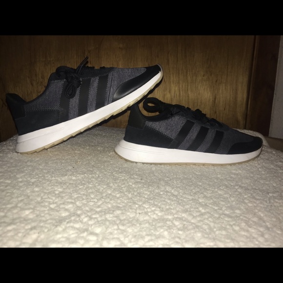 Shoes - Picture 3 of 4